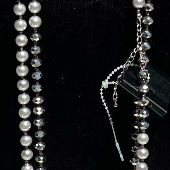 Long Pearl Necklace Double Necklace Sparkle Silver Tone Multi Strand Dressy NWT - Picture 3 of 4